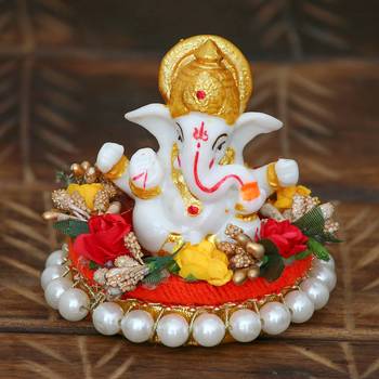 eCraftIndia Lord Ganesha Idol on DECORative Handcrafted Plate for Home and Car 1