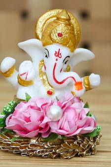 eCraftIndia Lord Ganesha Idol on DECORative Handcrafted Plate for Home and Car