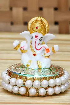 eCraftIndia Lord Ganesha Idol on DECORative Handcrafted Plate for Home and Car