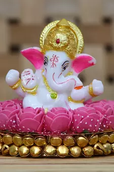 eCraftIndia Lord Ganesha Idol on DECORative Handcrafted Plate with Pink Flowers