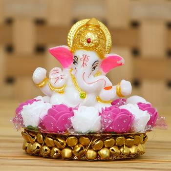 eCraftIndia Lord Ganesha Idol on DECORative Handcrafted Plate with Pink and White Flowers 2