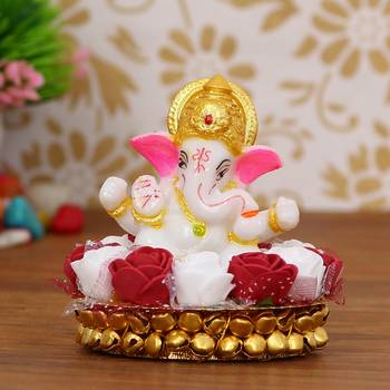 eCraftIndia Lord Ganesha Idol on DECORative Handcrafted Plate with Red and White Flowers 1