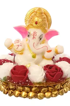 eCraftIndia Lord Ganesha Idol on DECORative Handcrafted Plate with Red and White Flowers