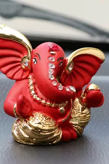 eCraftIndia Gold Plated Red Mini Kaan Ganesha DECORative Showpiece for Home Temple Office Car Dashboard