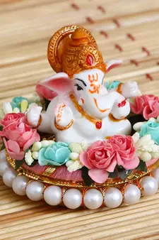 eCraftIndia Lord Ganesha Idol on DECORative Handcrafted Plate with Colorful Flowers