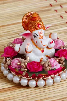 eCraftIndia Lord Ganesha Idol on DECORative Handcrafted Plate with Colorful Flowers