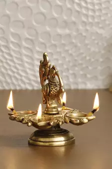 eCraftIndia DECORative Handcrafted Peocock Brass Showpiece with Diya for 4 Wicks
