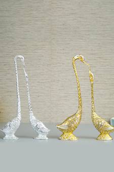 eCraftIndia Set of Two 19 Inch Silver Kissing Swan Couple Handcrafted DECORative Figurine