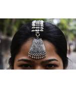 German Silver Self Carved Designer Maangteeka Maathapatti With Hanging Ghungroos And Broad Head Chain