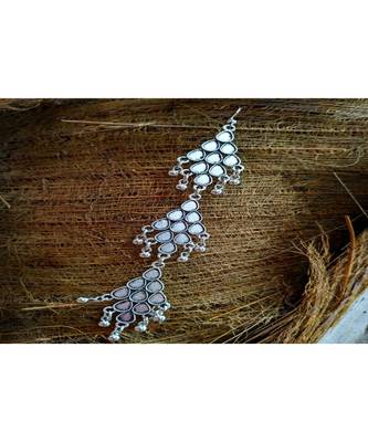 Droplet Shaped German Silver Maangteeka  Maathapatti Embellishments Hanging Ghungroo 1