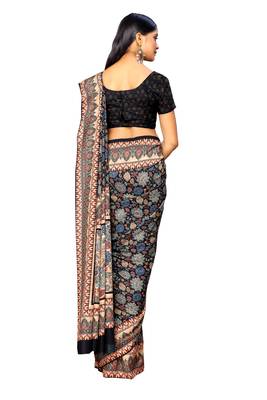 Black printed crepe saree with blouse 4