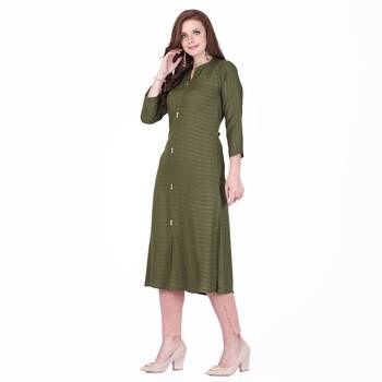 Green plain rayon long-kurtis 3