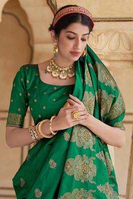 Green woven banarasi silk saree with blouse 2