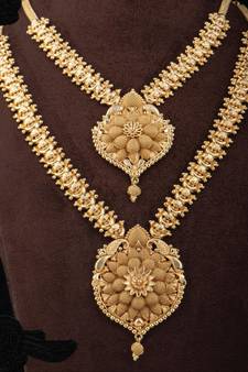 Gold agate necklaces