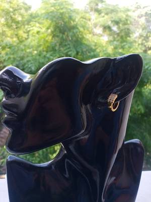Gold earrings 2