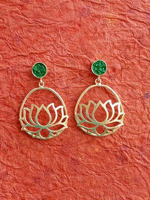 Gold earrings 1