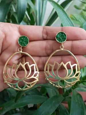 Gold earrings 3