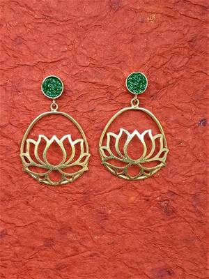 Gold earrings 4