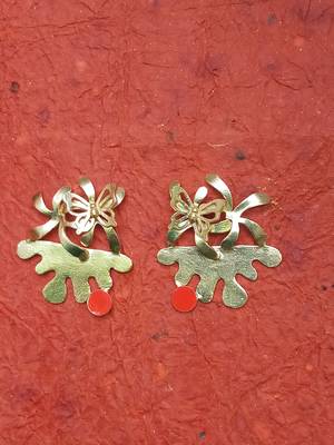 Gold earrings 1