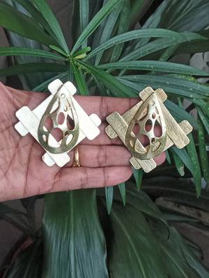 Gold earrings 2