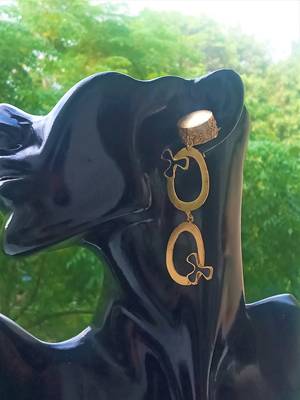 Gold earrings 3