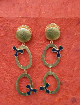 Gold earrings 4