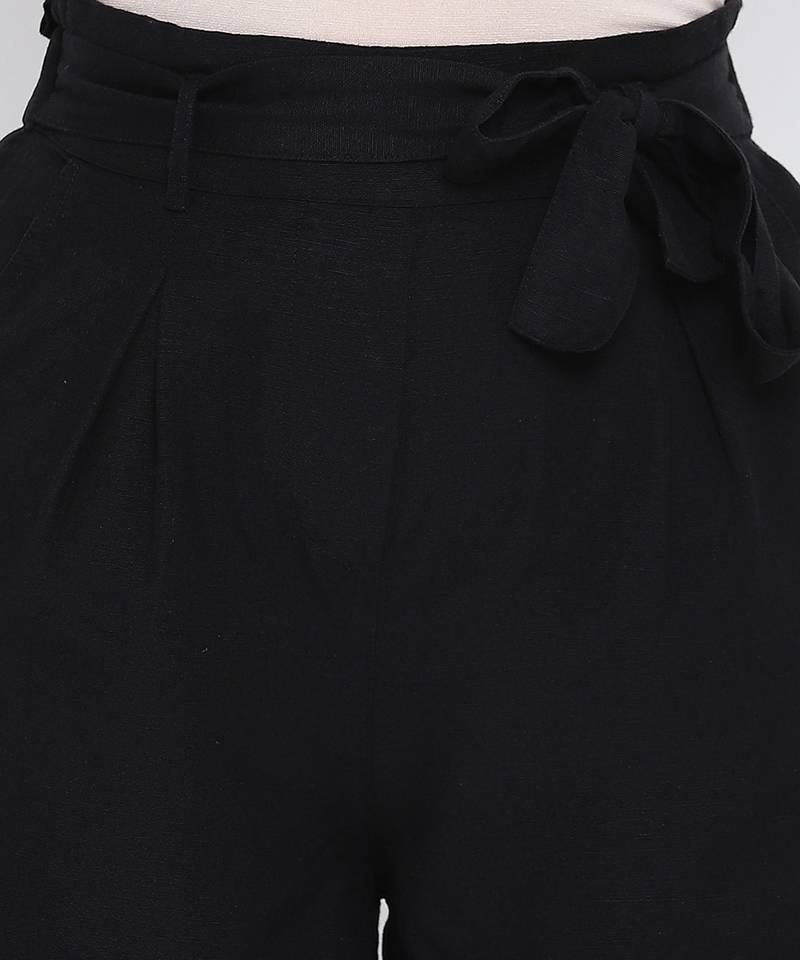 Dapper ritzy black elascticated casual women Linen shorts