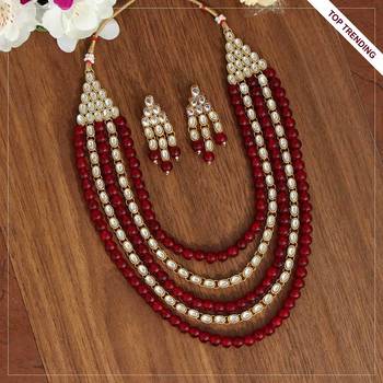 Maroon necklace-sets 1