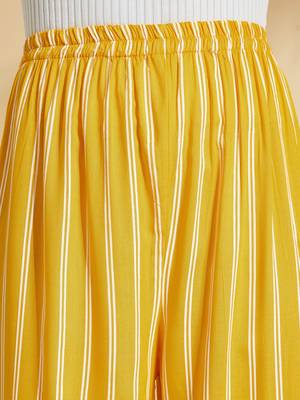 Mustard printed rayon palazzo-pants 4