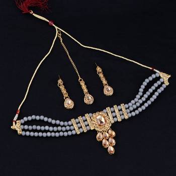 Traditional Pearl Choker Set 1