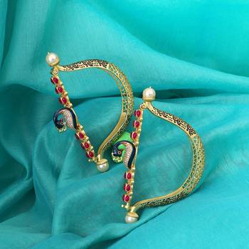 Gold bangles-and-bracelets 1
