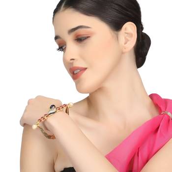 Gold bangles-and-bracelets 5