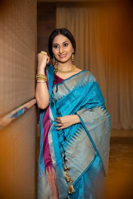 Off white woven paithani silk saree with blouse 2
