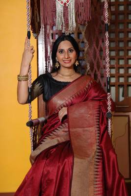 Turquoise woven paithani silk saree with blouse 3
