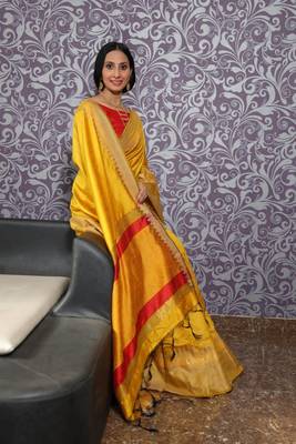 Sea green woven tissue saree with blouse 3