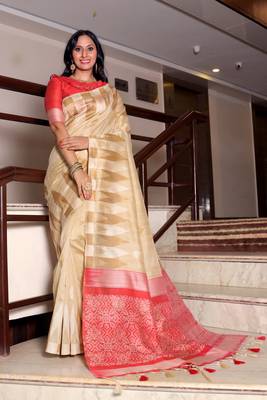 Black woven south silk saree with blouse 1