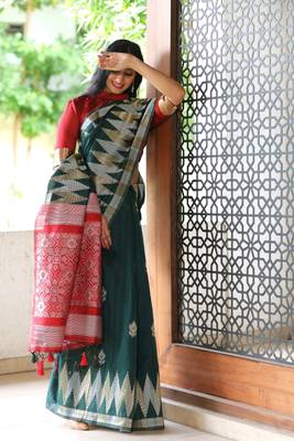 Sea green woven tissue saree with blouse 2