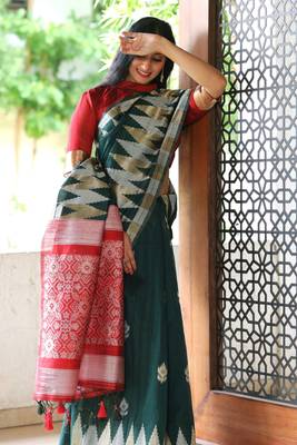 Sea green woven tissue saree with blouse 4
