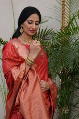 Grey woven tissue saree with blouse 2