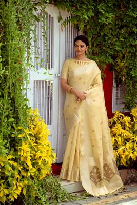 Pink printed organza saree with blouse 4