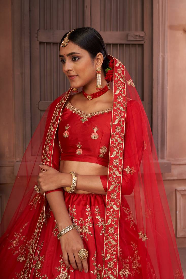 wedding wear red lehenga choli with duptta