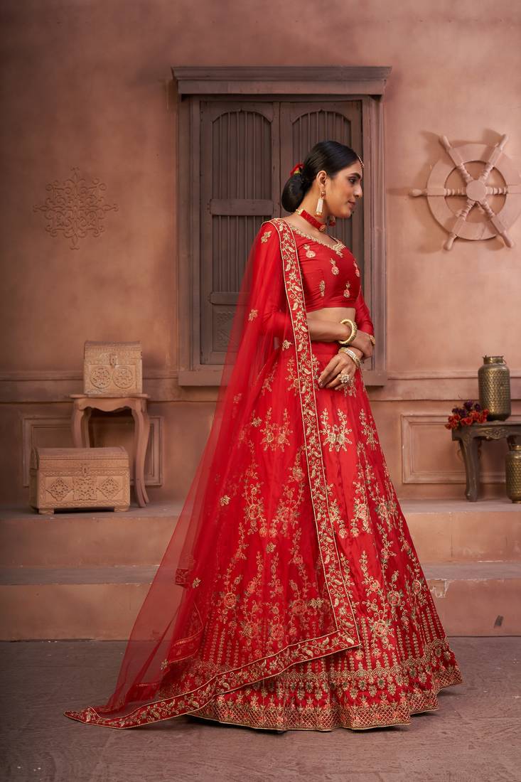 wedding wear red lehenga choli with duptta