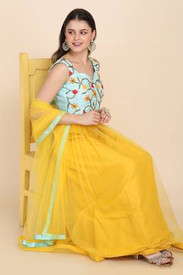yellow party wear net lehenga choli with duptta 4