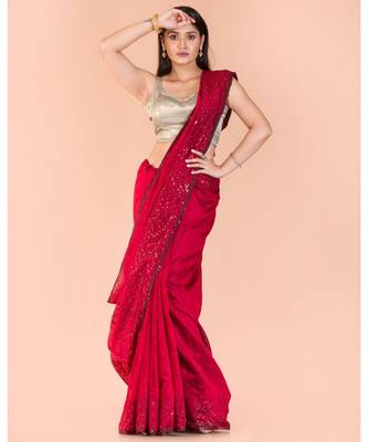 Red Sequins Handwoven Matka Silk Saree 5