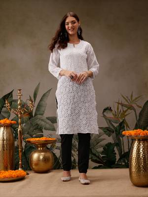 Hand Embroidered White Georgette Lucknow Chikankari Women Kurta 1