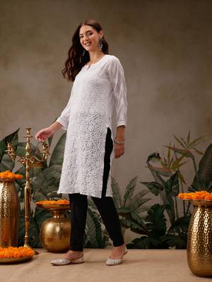 Hand Embroidered White Georgette Lucknow Chikankari Women Kurta 4