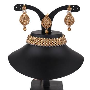 Multicolor kundan and alloy necklaces 1