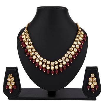 Multicolor kundan and alloy necklaces 1