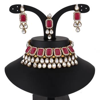 Multicolor kundan and alloy necklaces 1