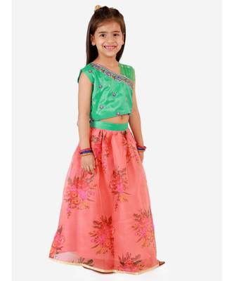Green Embroidered Choli With Net Dupatta With Printed Lehenga 4